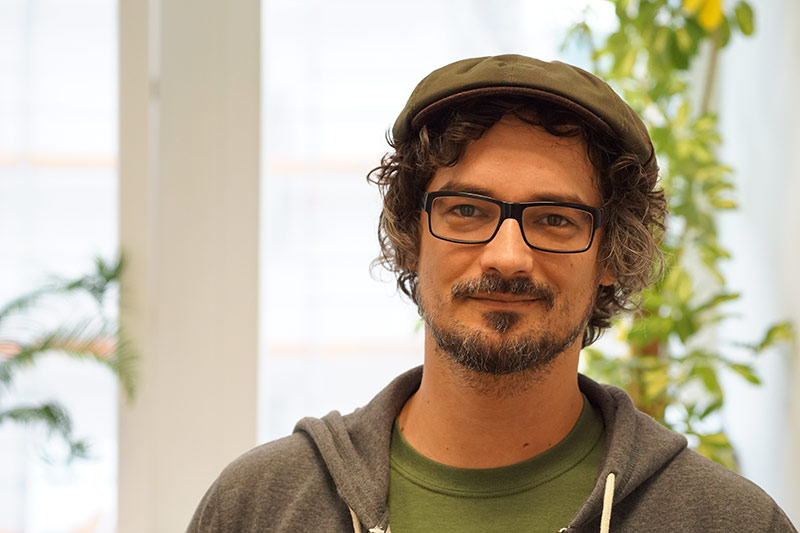 Porträt eines Mannes mit Brille
