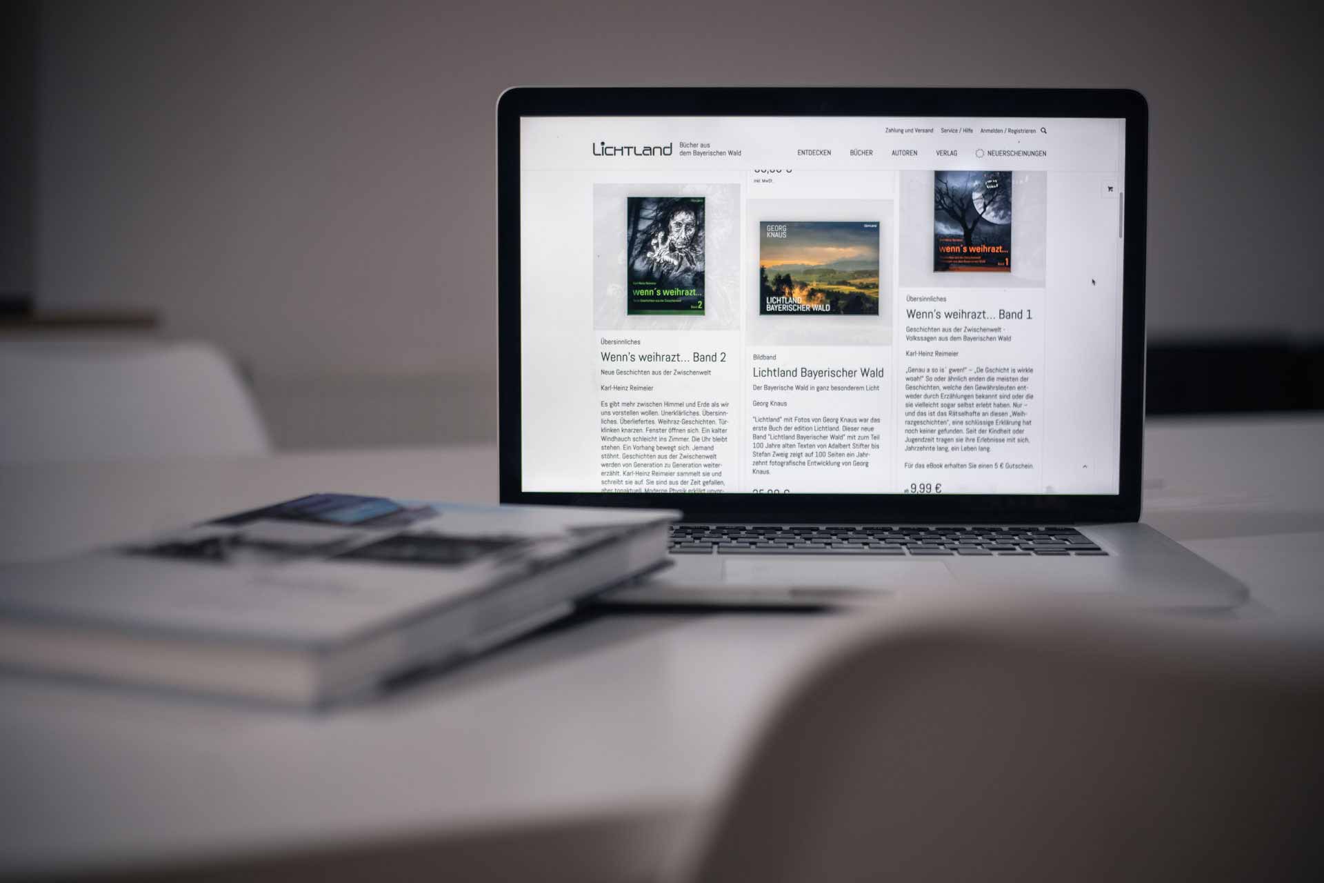 Lichtland Webdesign Macbook Mockup