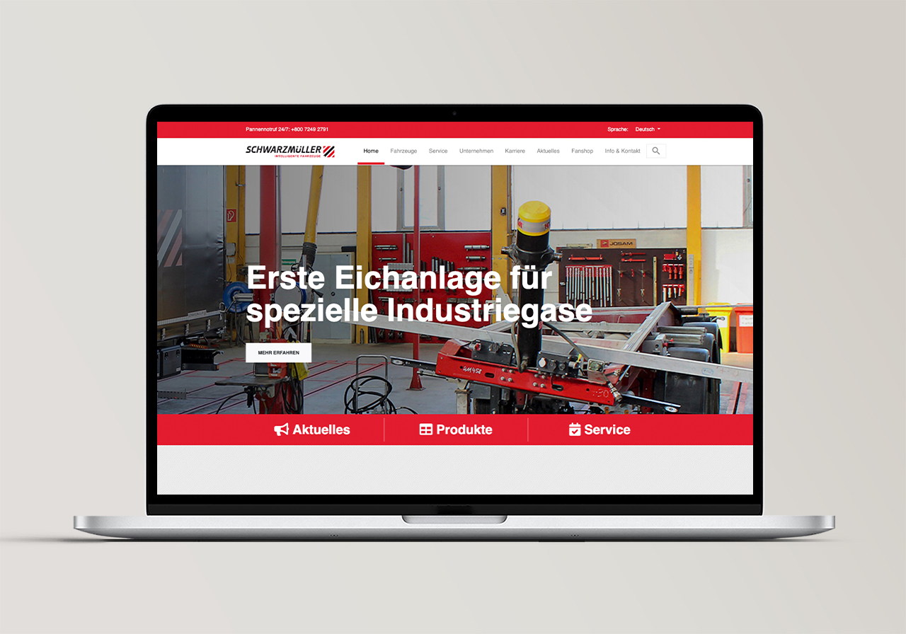 Die Schwarzmüller-Homepage auf einem Laptop-Bildschirm