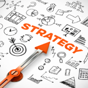 Grafische Darstellung von Strategiediagrammen und Konzepten mit Richtungspfeil.