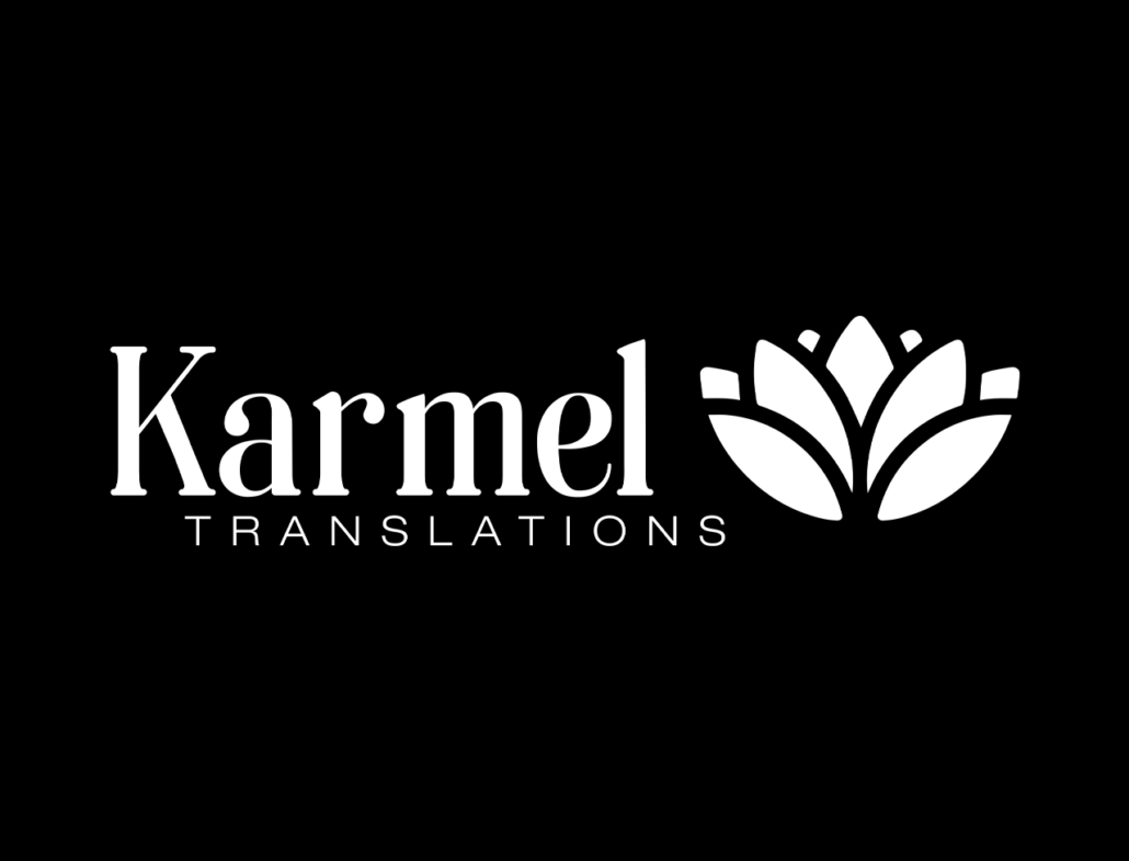 Logo von Karmel Translations mit elegantem Blütenmotiv auf schwarzem Hintergrund.